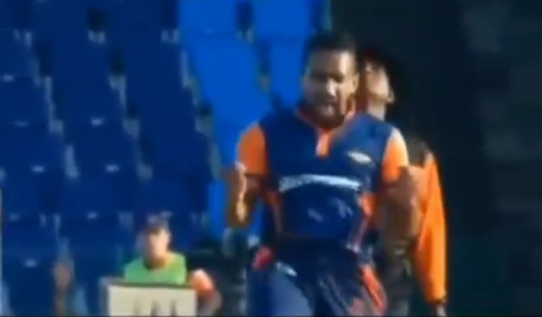 Chamika Karunaratne stars with the bat in T10